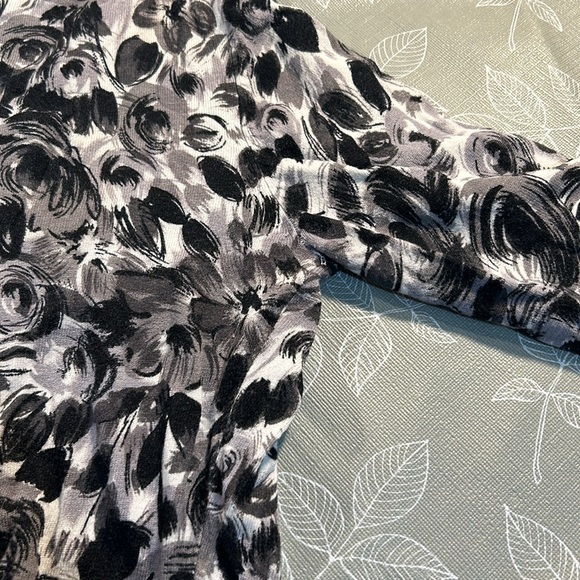 Ladies H&M Long Sleeve Top. - Picture 6 of 8